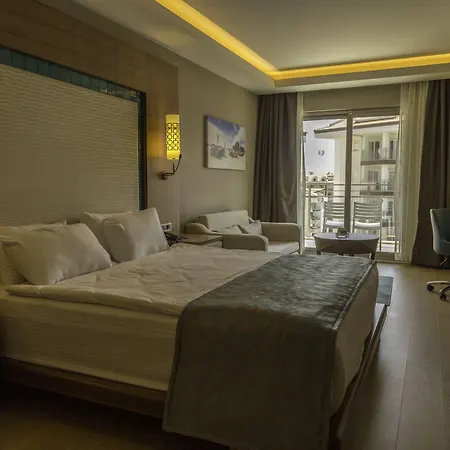 Ramada Hotel & Suites By Wyndham Kusadasi-2